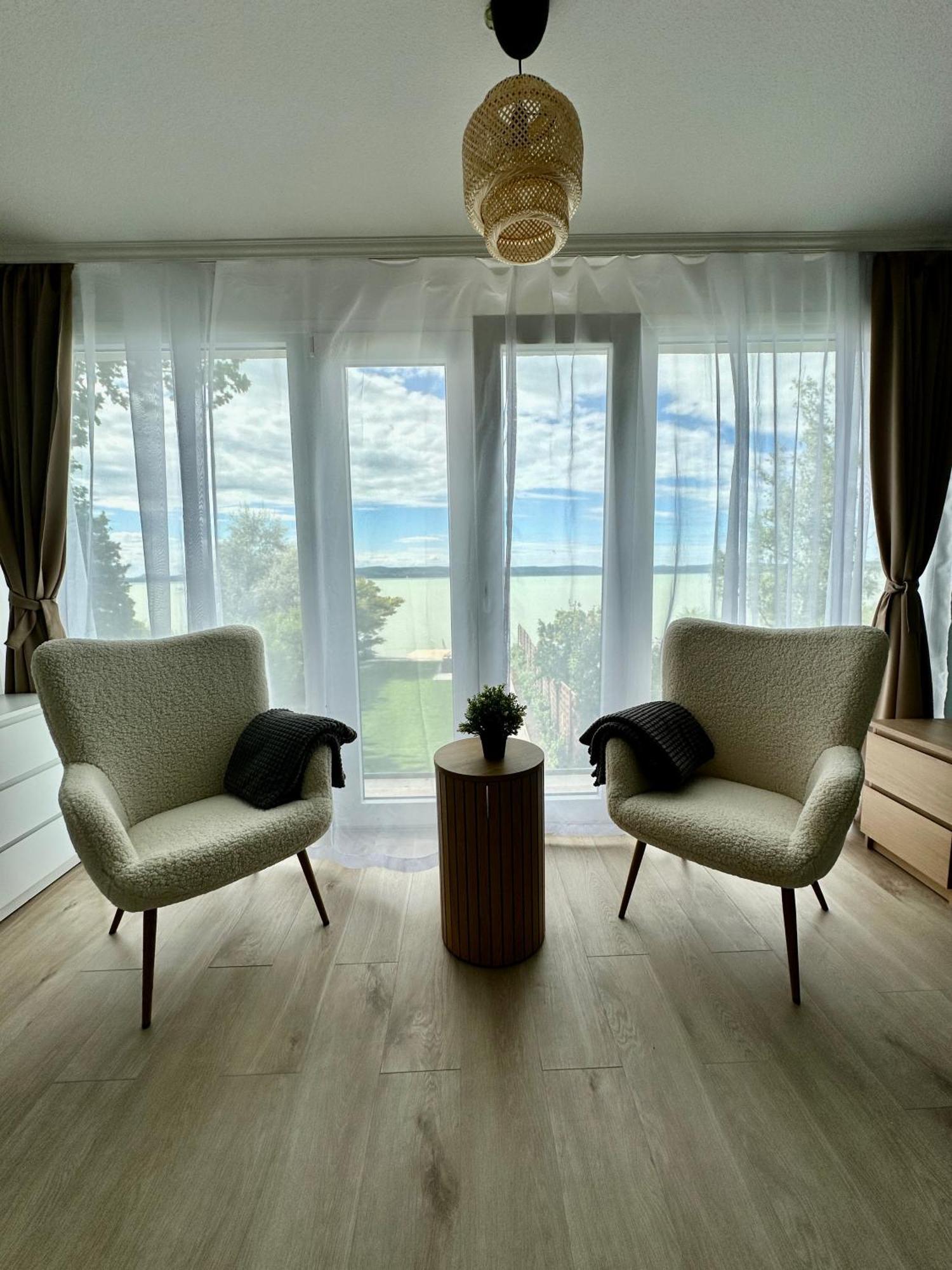 Sunny Private Beach Balatonlelle Exterior foto